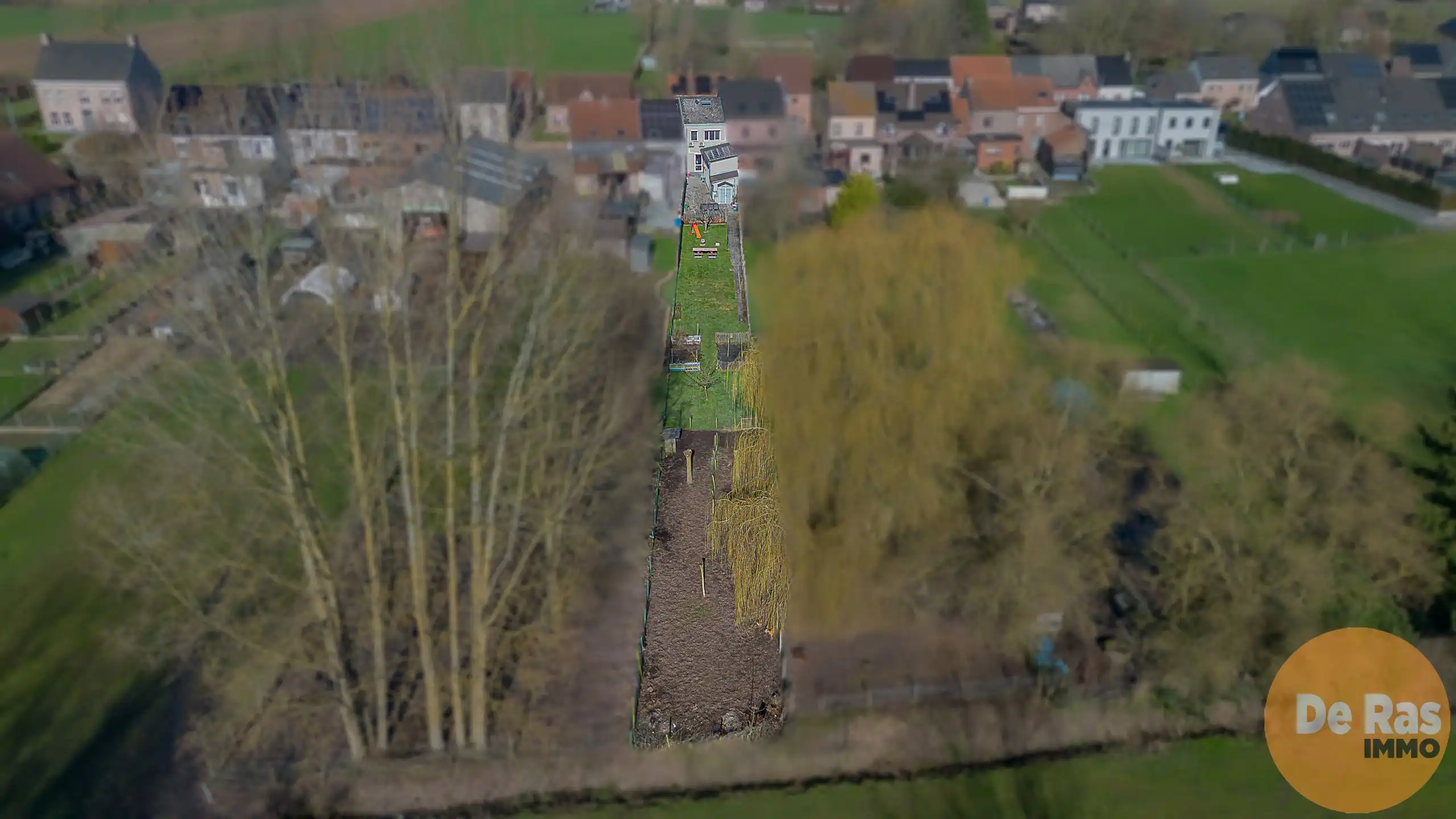 ZOTTEGEM - Gesloten bebouwing met tuin en energietechnieken foto 3