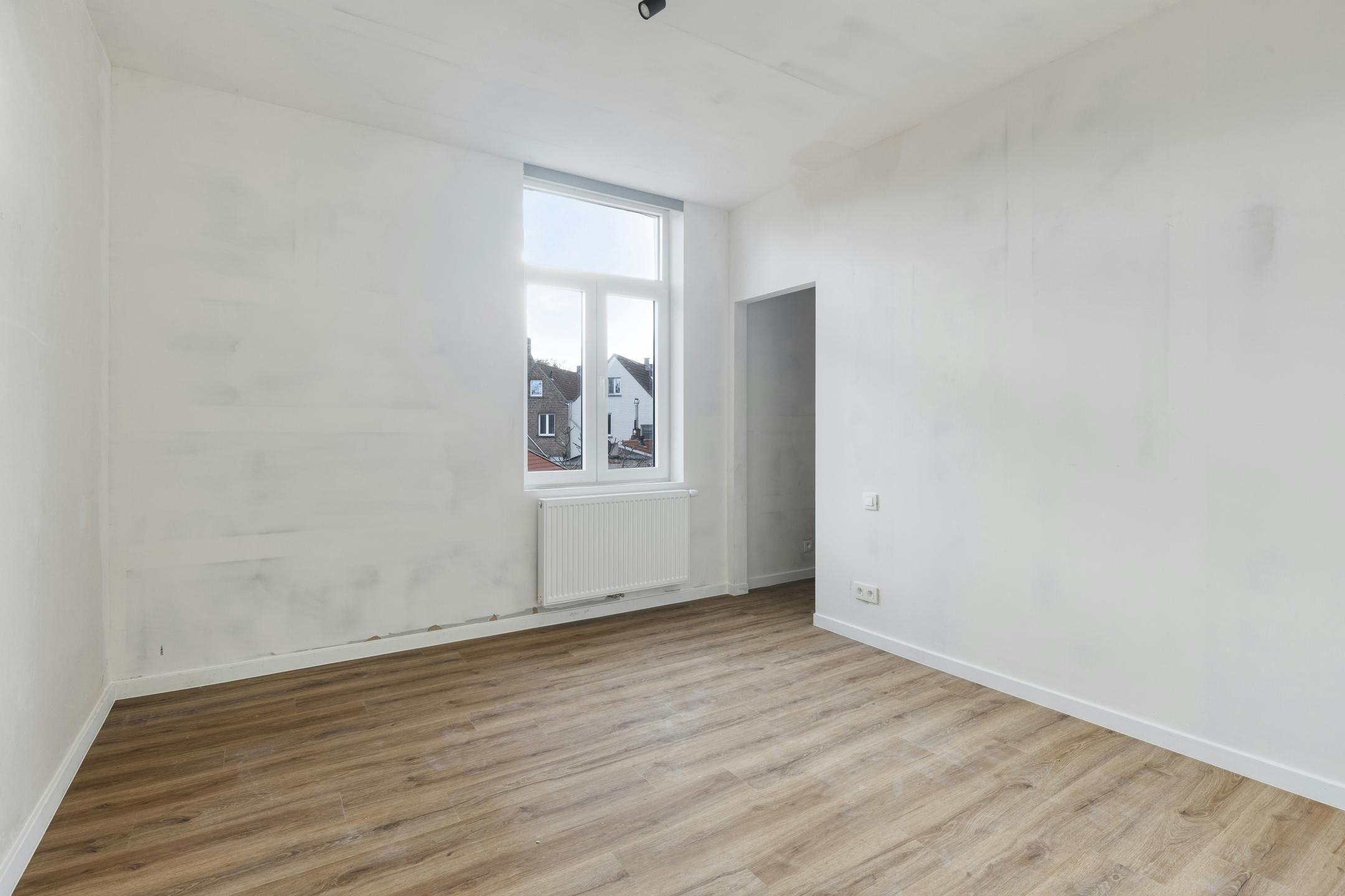 Gerenoveerd huis met 3 slaapkamers in Assebroek foto 9