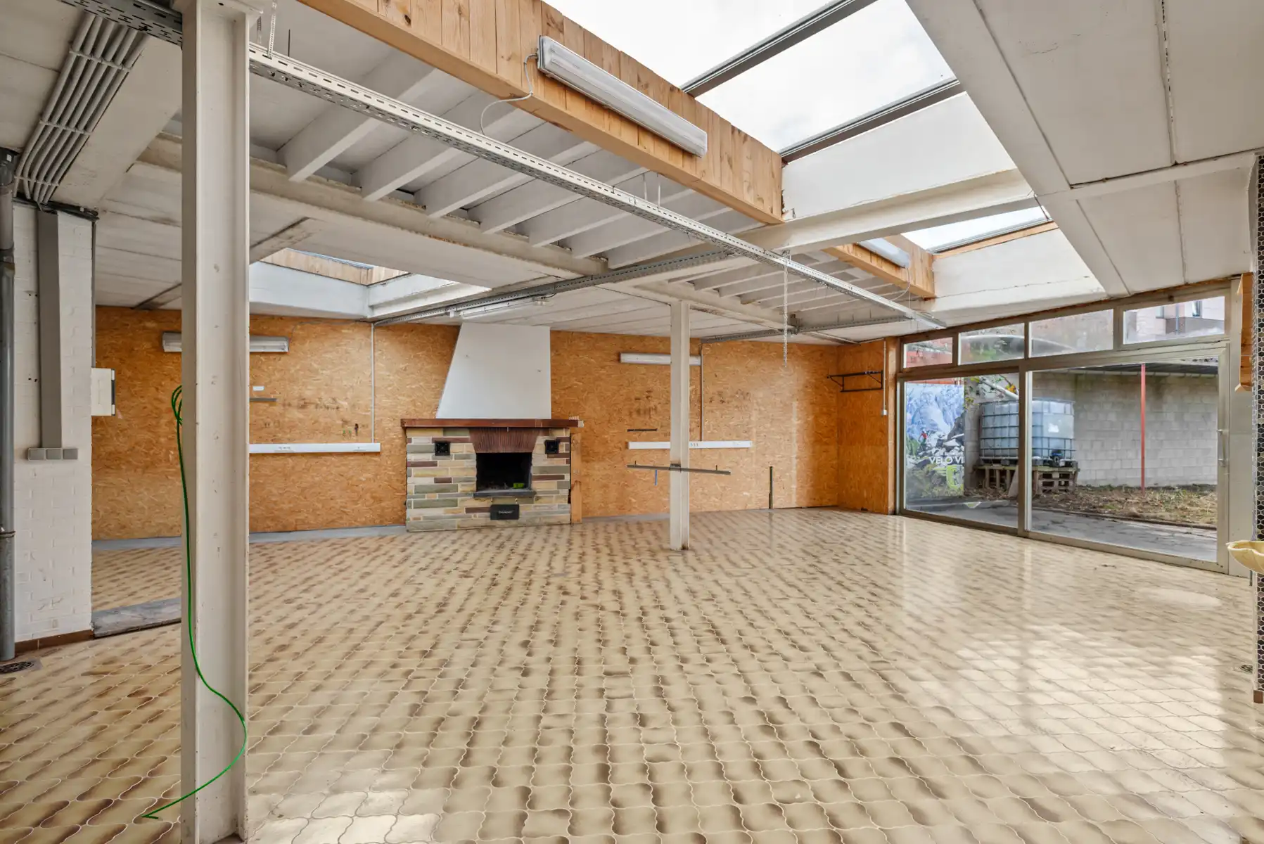 Veelzijdig pand met woongedeelte foto 9