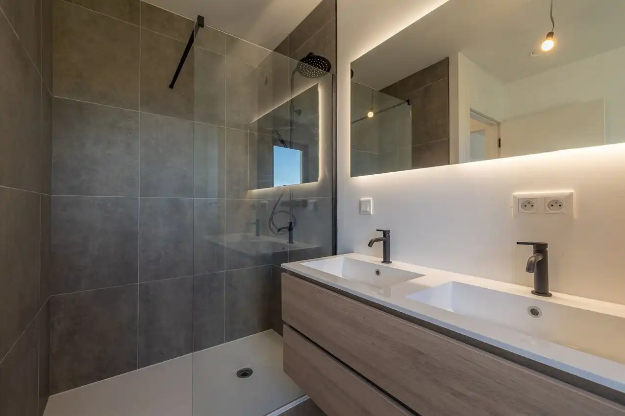 Instapklare nieuwbouwwoning met 3 slk foto 21