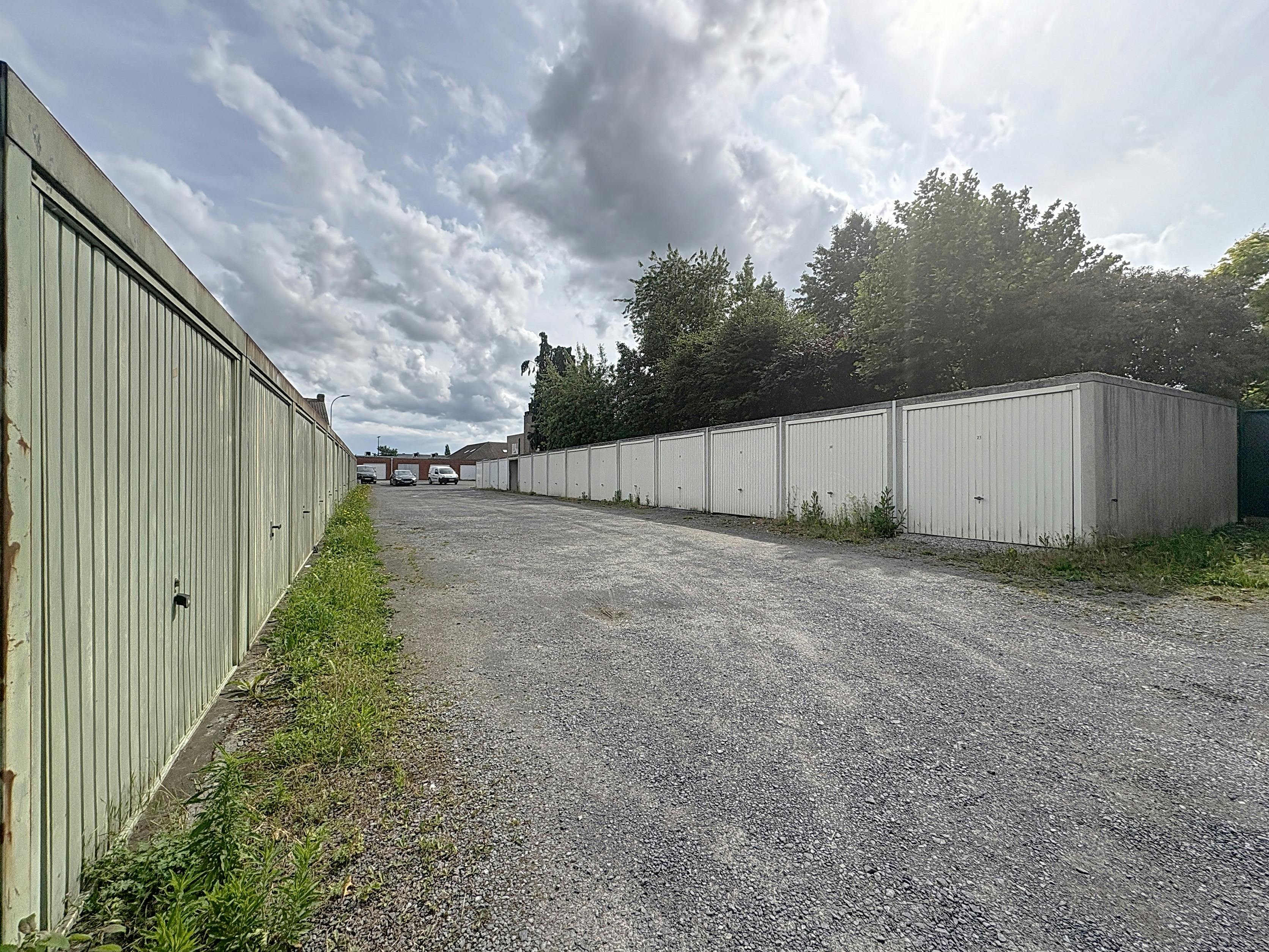 Opbrengsteigendom: garageboxen te koop in Sint-Eloois-Vijve foto 3