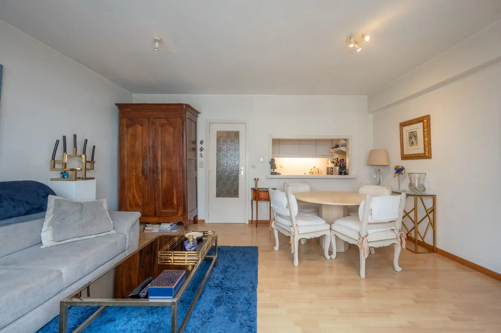 Lichtrijk 1‑slaapkamerappartement met zicht op de Lippenslaan foto 2