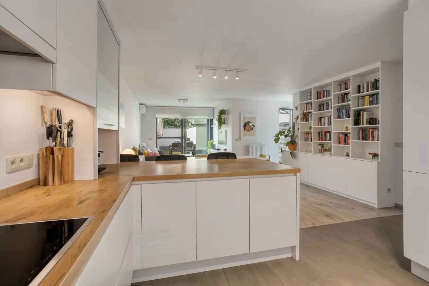 Instapklare woning met 4 slaapkamers, aangename leefruimte met staanplaats - EPC 89Kw/m² foto 5