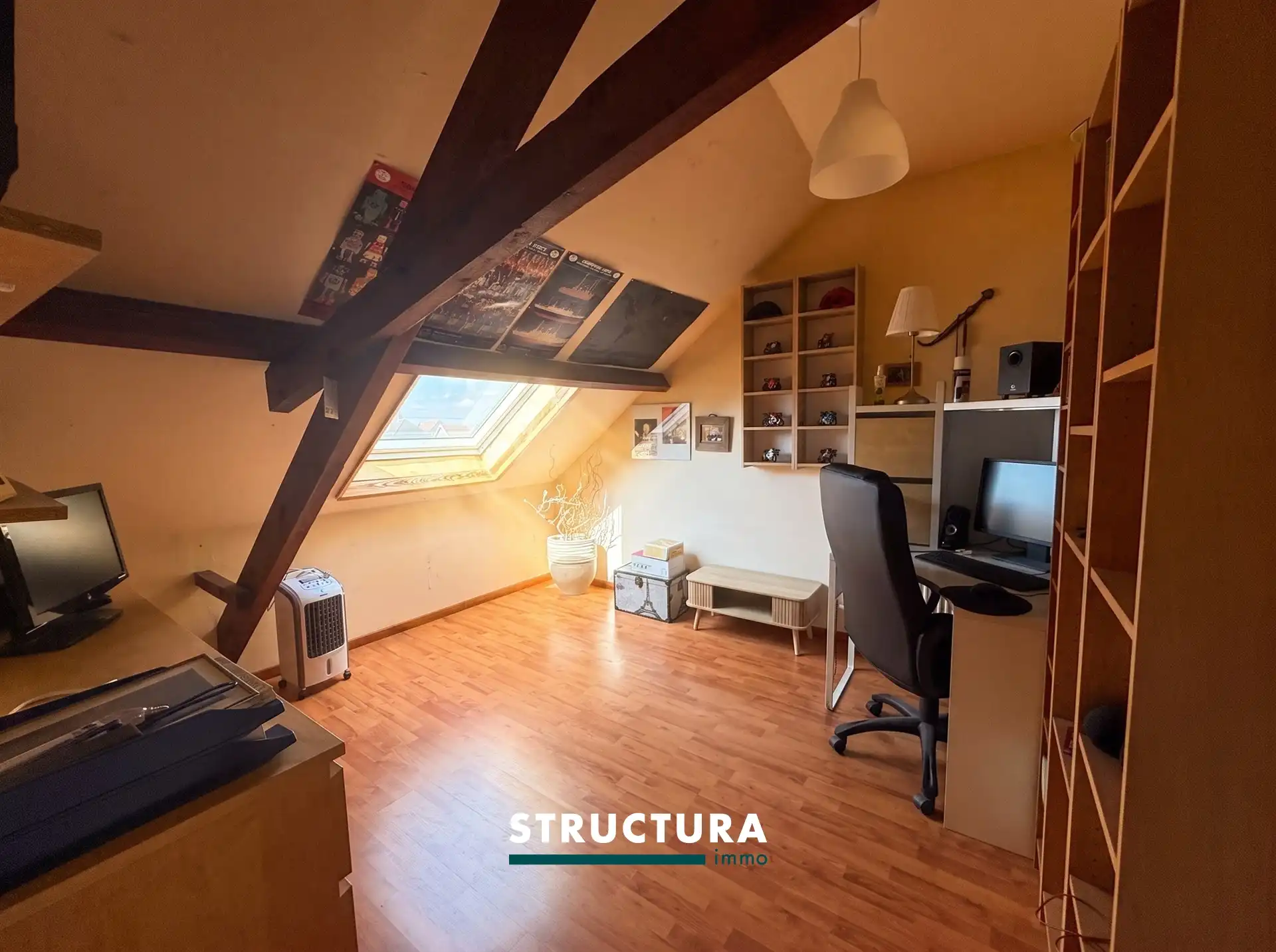 Woning met staanplaats  foto 11