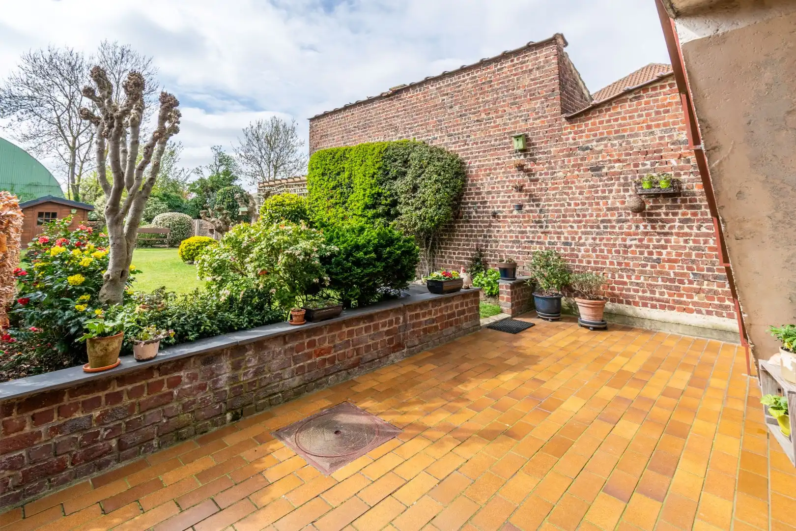 Een perfect onderhouden, degelijke bel-étage te Lot! foto 11