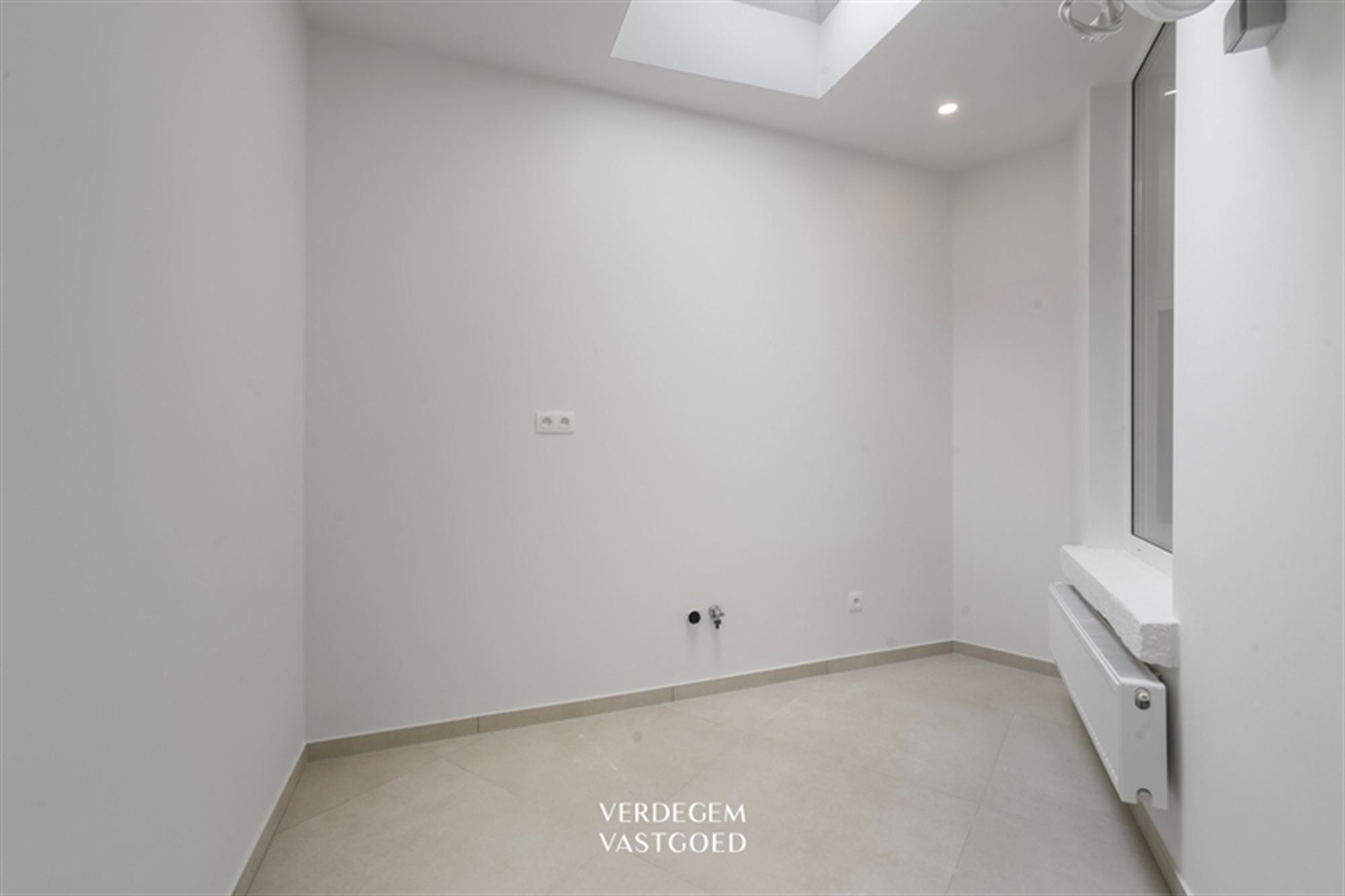 Volledig gerenoveerde woning met 3 slaapkamers, EPC A en buitenplek foto 10