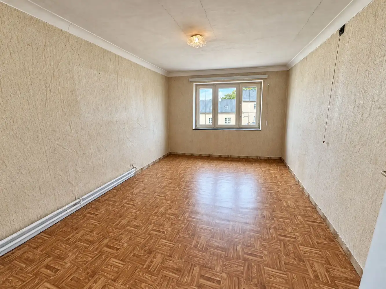 Verrassend ruime woning met vier slaapkamers, extra kamers, garage en eindeloos veel mogelijkheden foto 14