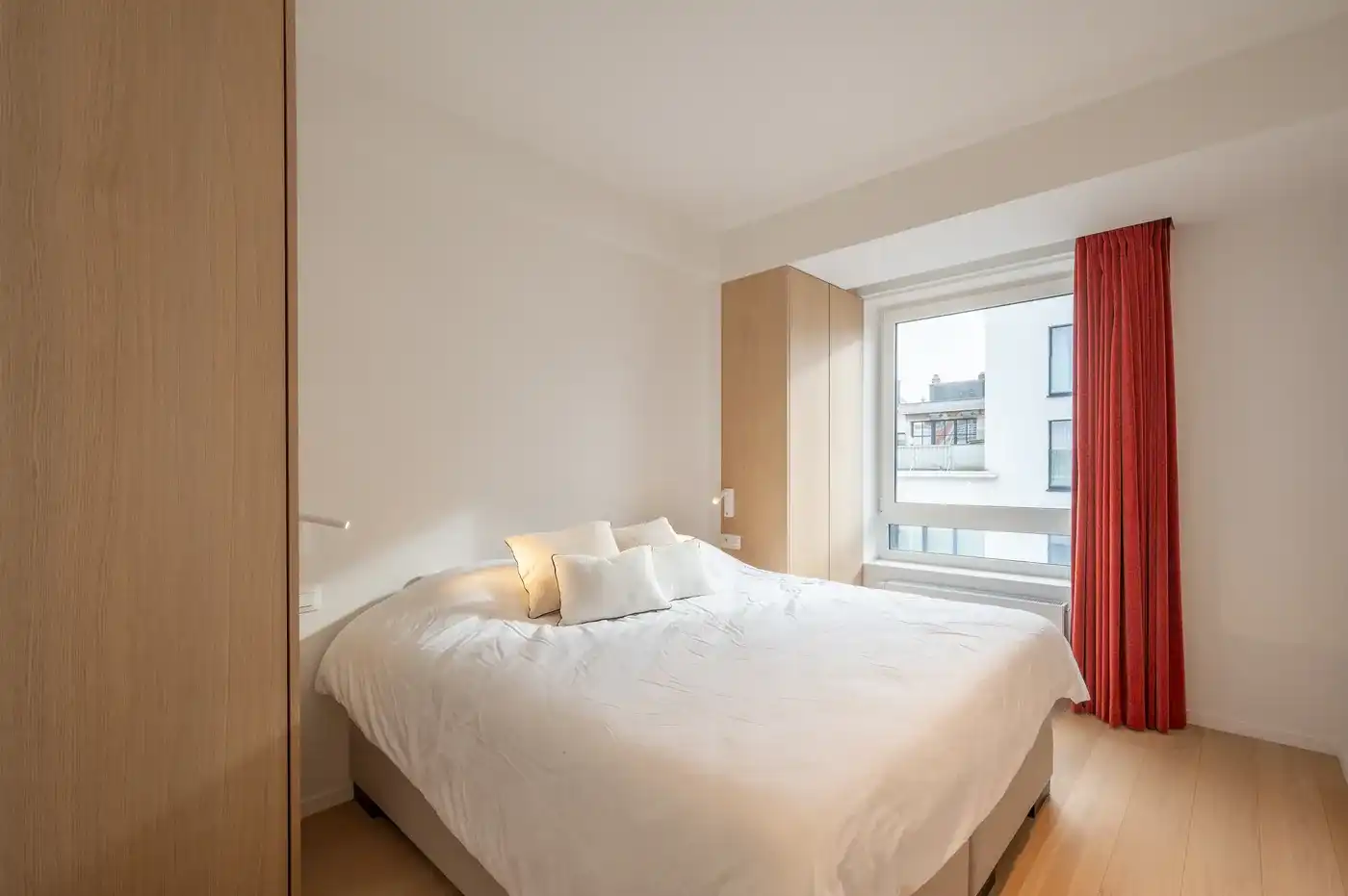 Prachtig gerenoveerd 2-slaapkamerappartement op de Lippenslaan in Knokke foto 13