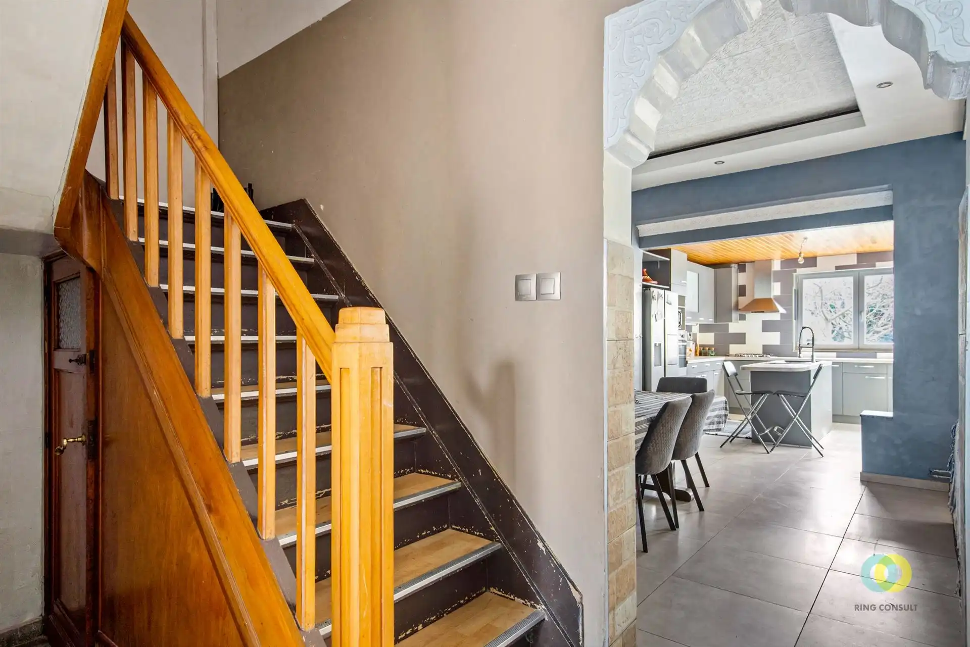 Ruime te renoveren woning met tuin en garage foto 10