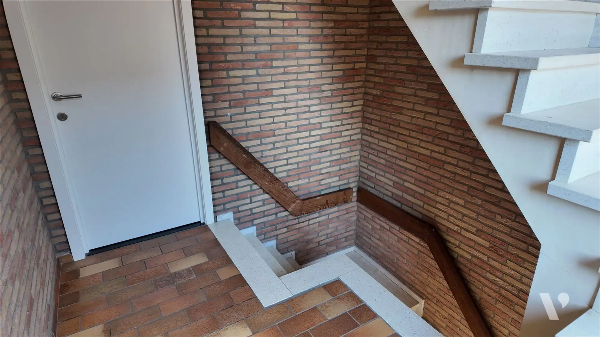 Volledig vernieuwd appartement; 2 slaapkamers en garagebox foto 10