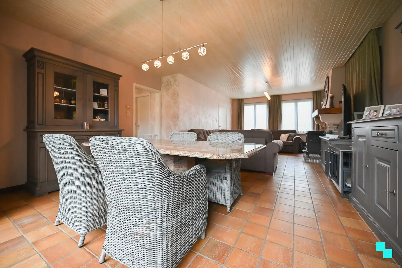 Ruime gezinswoning in doodlopende straat te Izegem foto 8