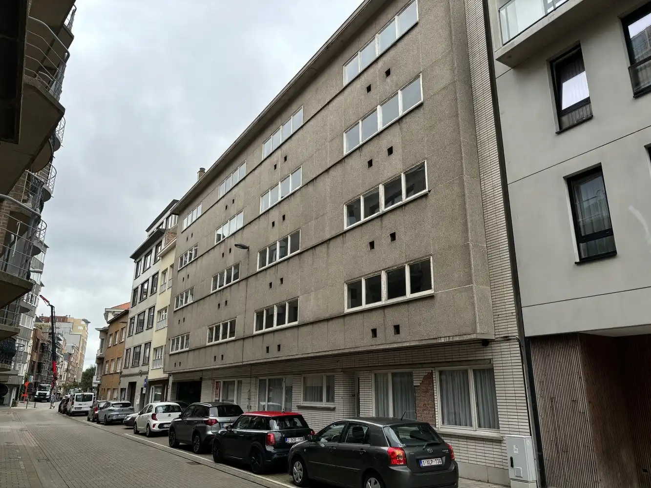 RUIME AUTOSTAANPLAATS foto 2