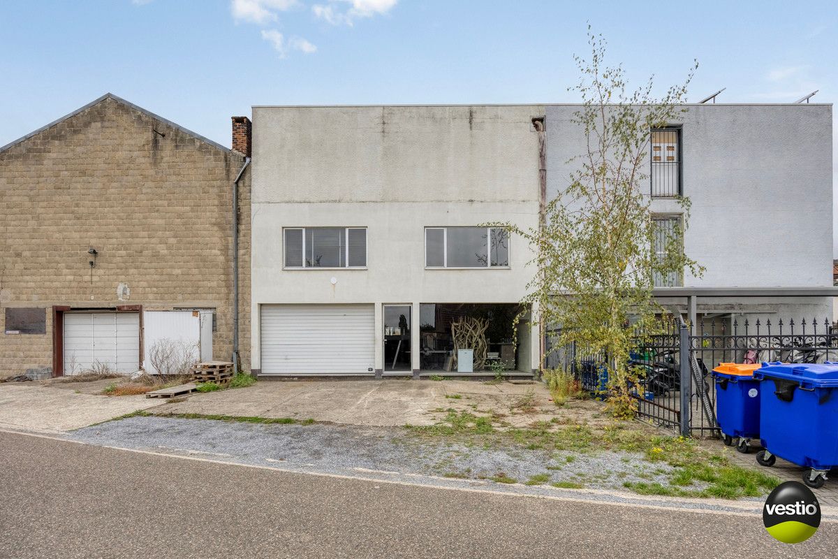 HANDELSPAND MET WOONST TE HOESELT NABIJ CENTRUM EN E313. foto 4