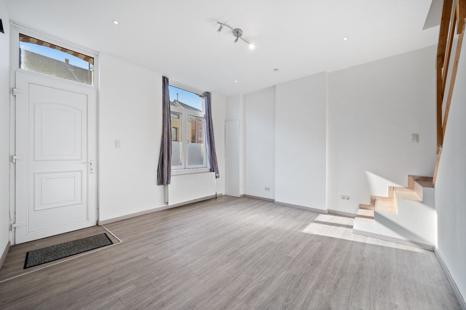 Instapklare woning met 3 slpks, tuin en terras in het gezellige Hoegaarden foto 4