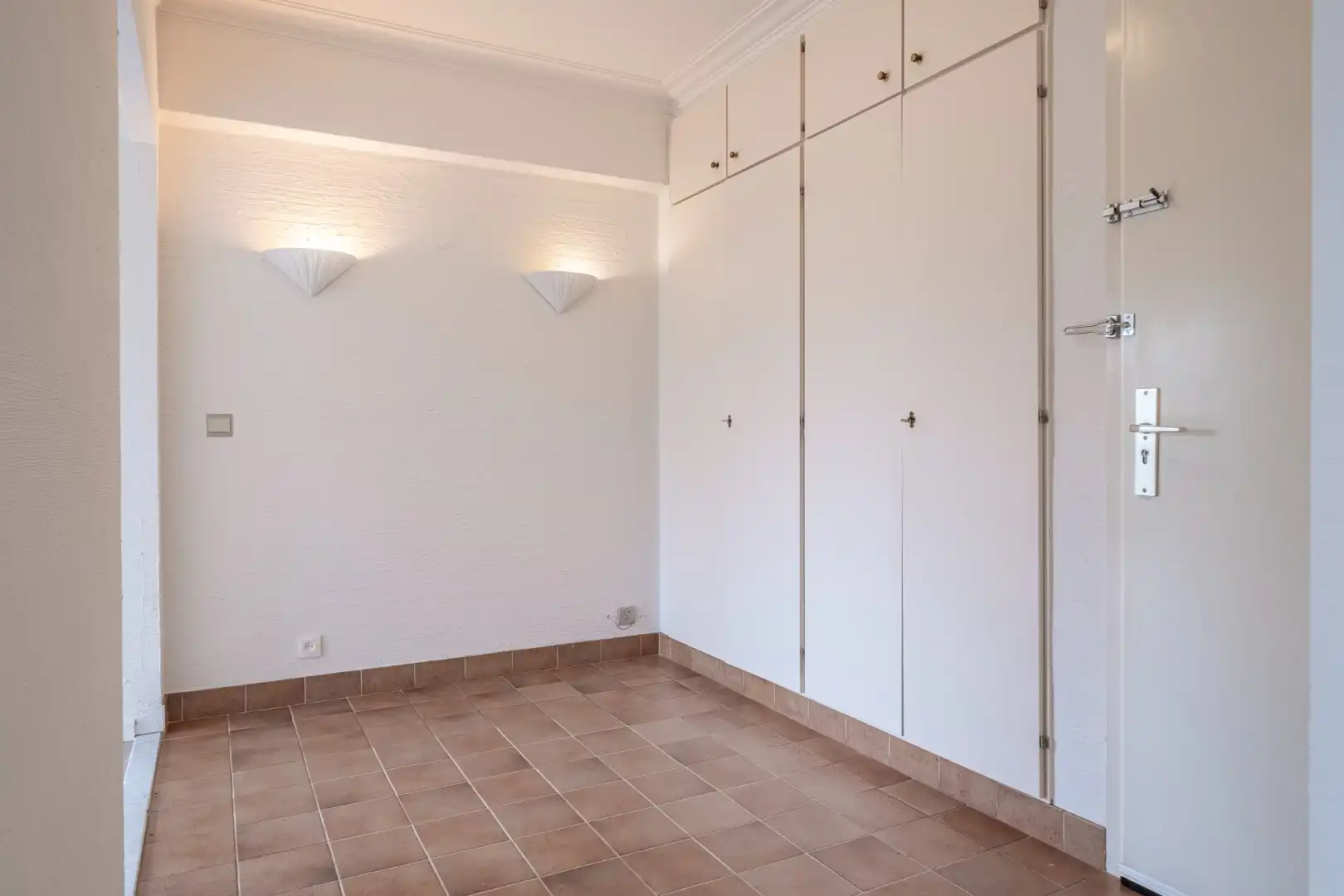 Gezellig en ruim hoekappartement met veel lichtinval en zonnige terrassen!  foto 8