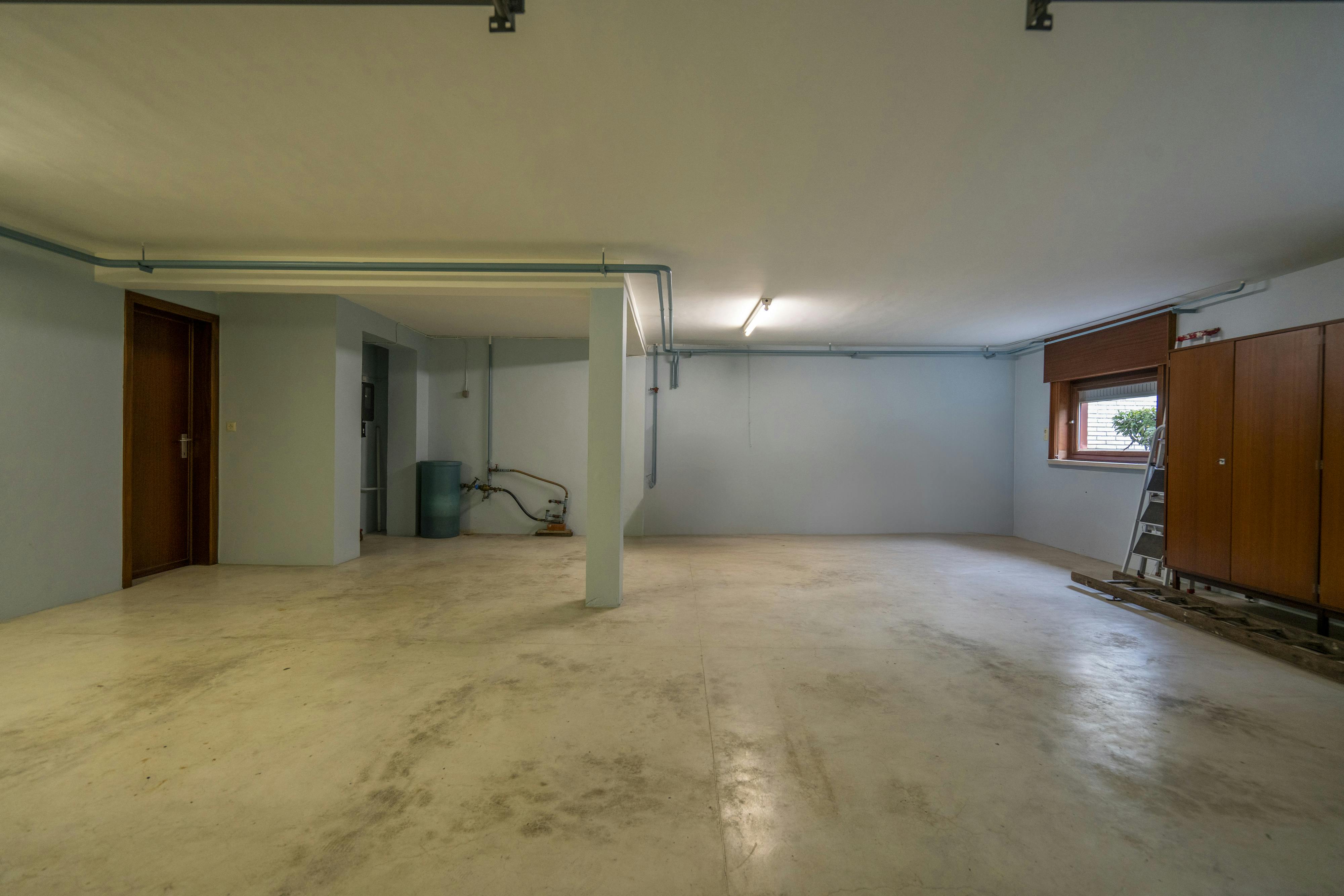 Ruim te renoveren huis te koop in Harelbeke  foto 20