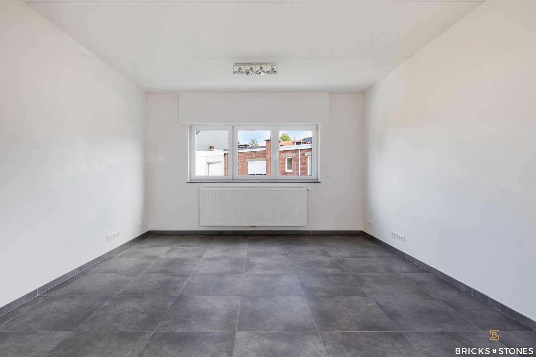 Knap en verzorgd 2-slaapkamerappartement met terras in residentiële buurt foto 8