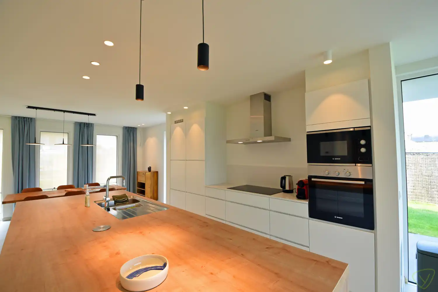 Prachtig gerenoveerde woning gelegen in de Witte Wijk met een luxeueze afwerking. foto 6