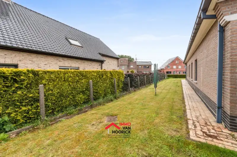 Ruime bungalow 3 slaapkamers op 676m²! foto 17