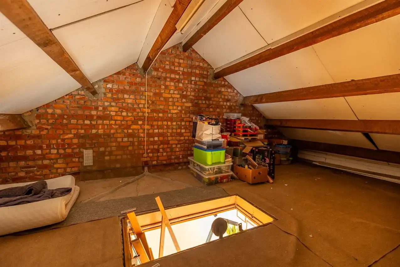 Ruime retrowoning met EPC C,  zuidtuin en achterliggende toegang. foto 23