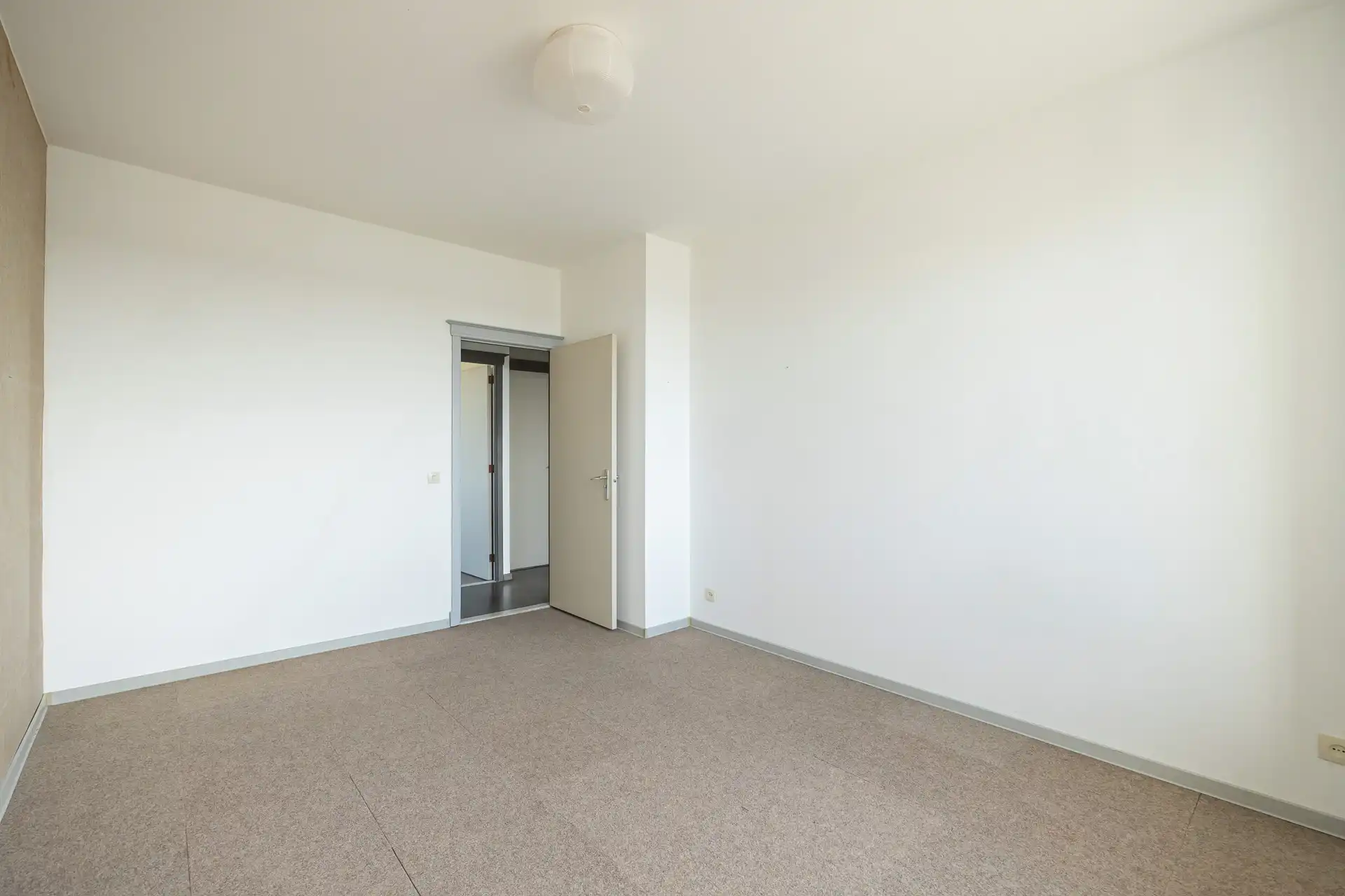 Ruim en lichtrijk appartement met panoramisch uitzicht! foto 13