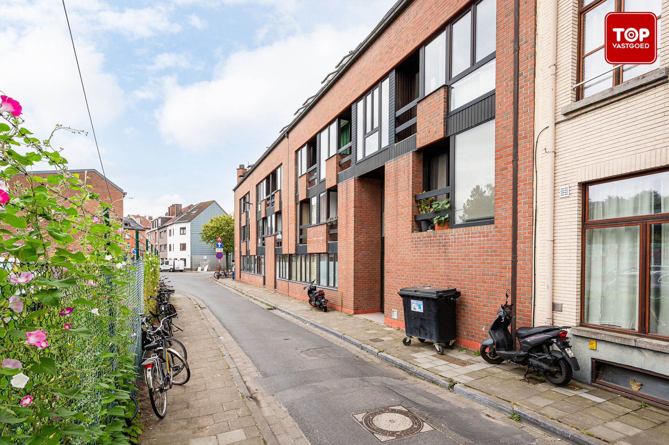 OPBRENGSTEIGENDOM: 11 studio's op TOP ligging. foto 16