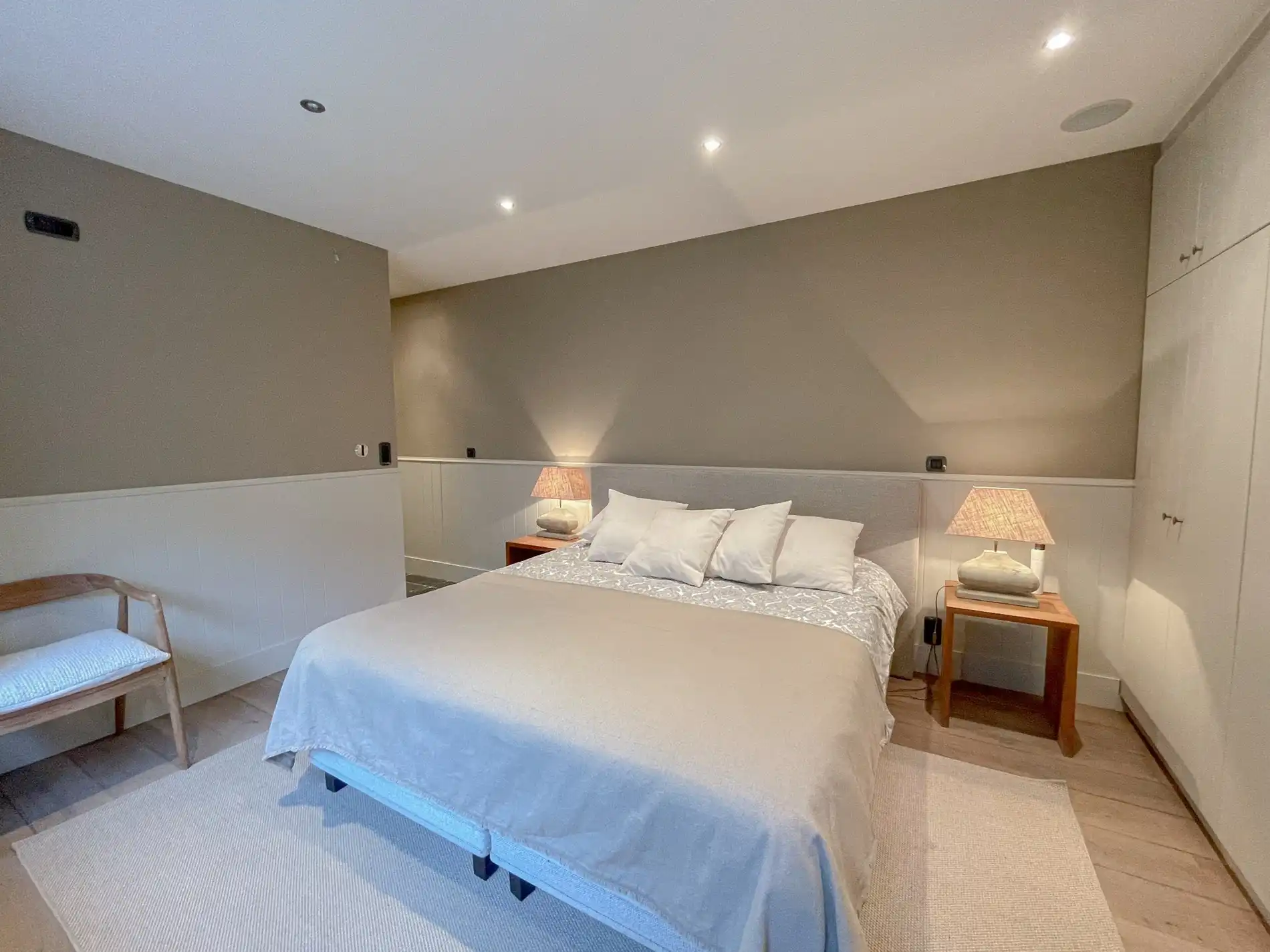 Aangenaam, perfect onderhouden appartement met een ruim terras. foto 19