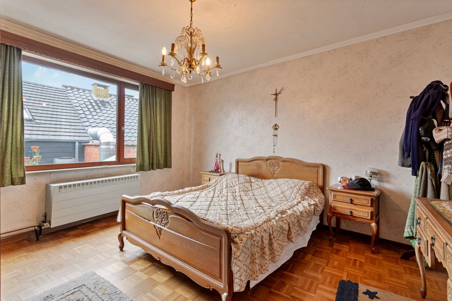 Te renoveren appartemtent met garage te koop! foto 14