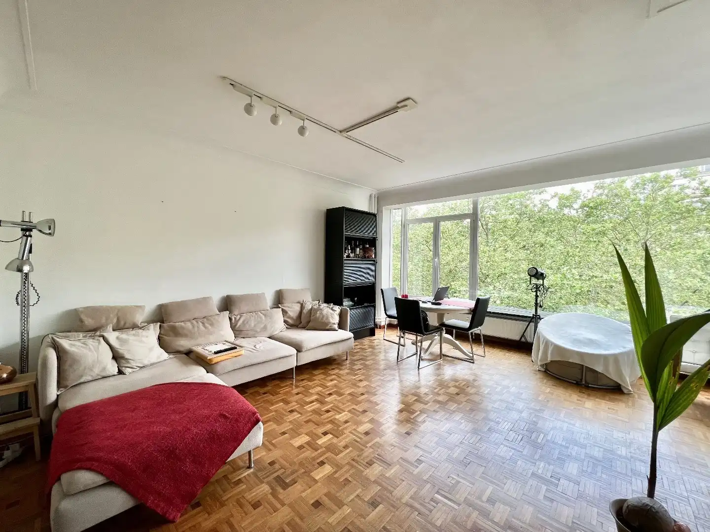 Modern ingericht GEMEUBELD 2 slpk appartement  foto 2