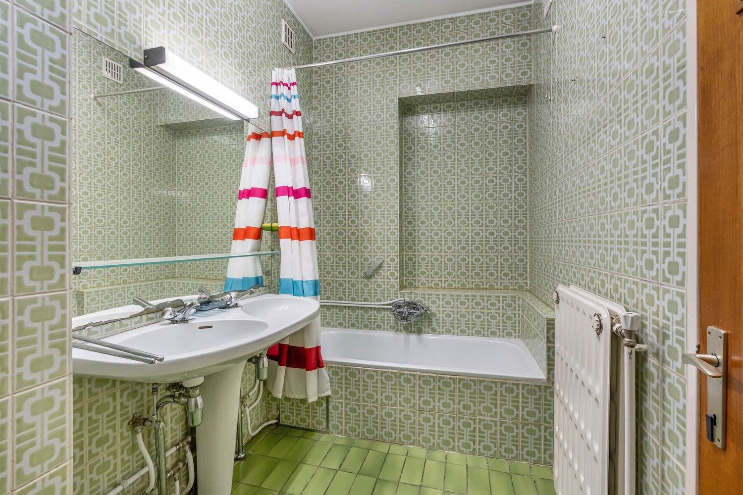 Aangenaam appartement met gezellig terras op topligging in hartje Sint-Truiden foto 11