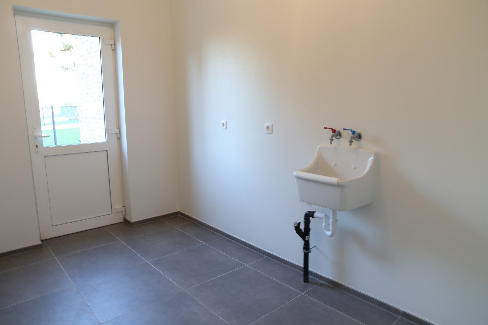 Volledig gerenoveerde woning met 3 slaapkamers, garage en tuin in Tongeren foto 6