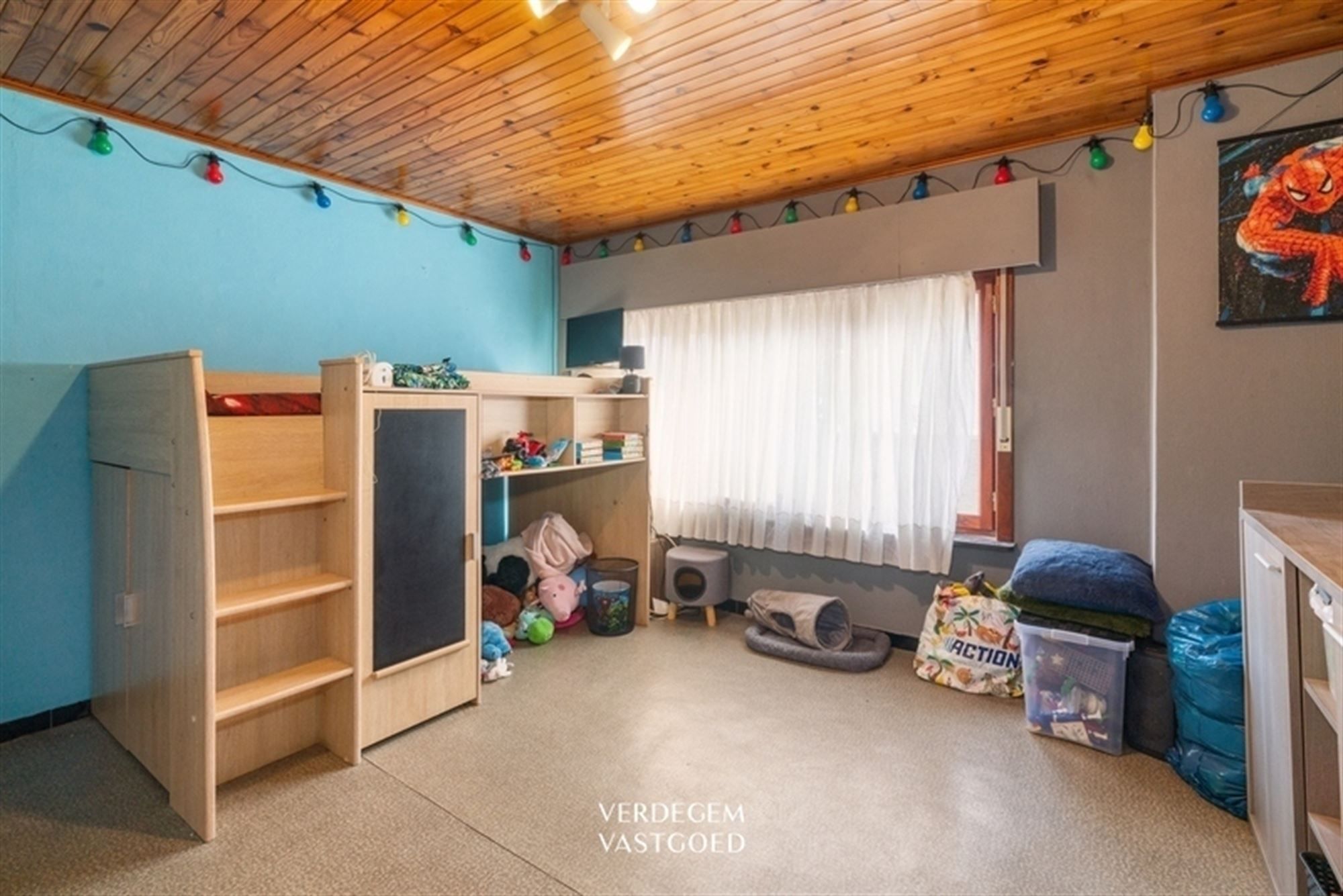 Te renoveren halfopen woning met 3 slaapkamers en tuin foto 6