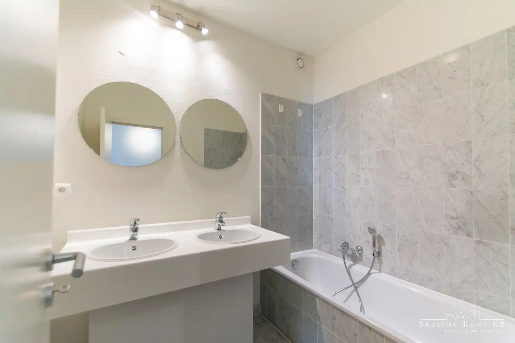  Mooi 2 verdieping appartement + 3K + terras (Europese wijk) foto 16