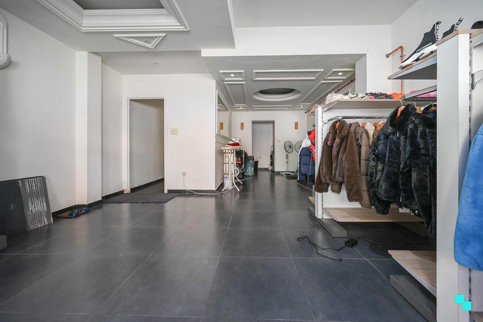 Ruime ééngezinswoning met vijf slaapkamers nabij centrum Izegem foto 4