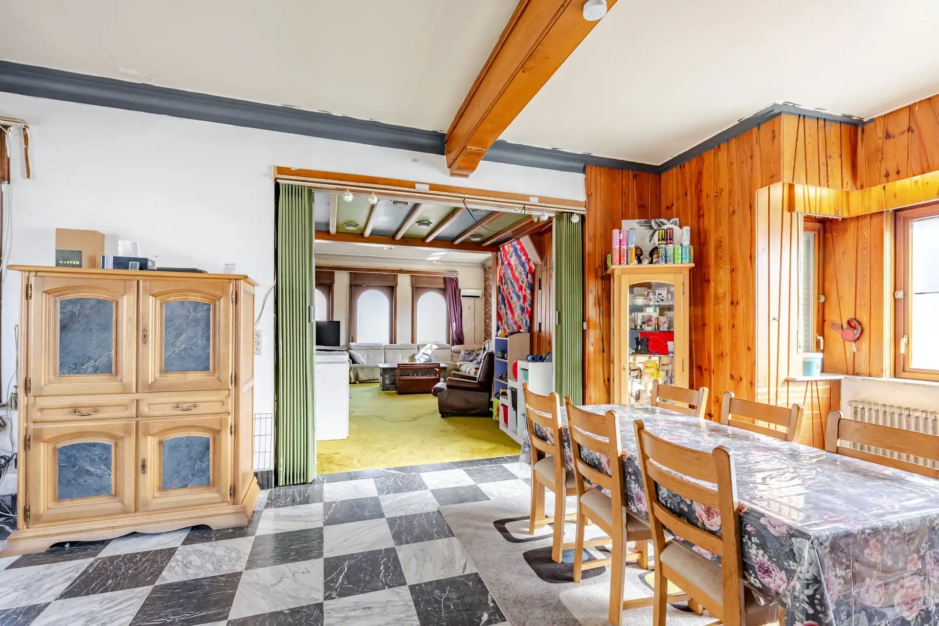 Ruime gezinswoning met 5 slaapkamers te Heldergem foto 3