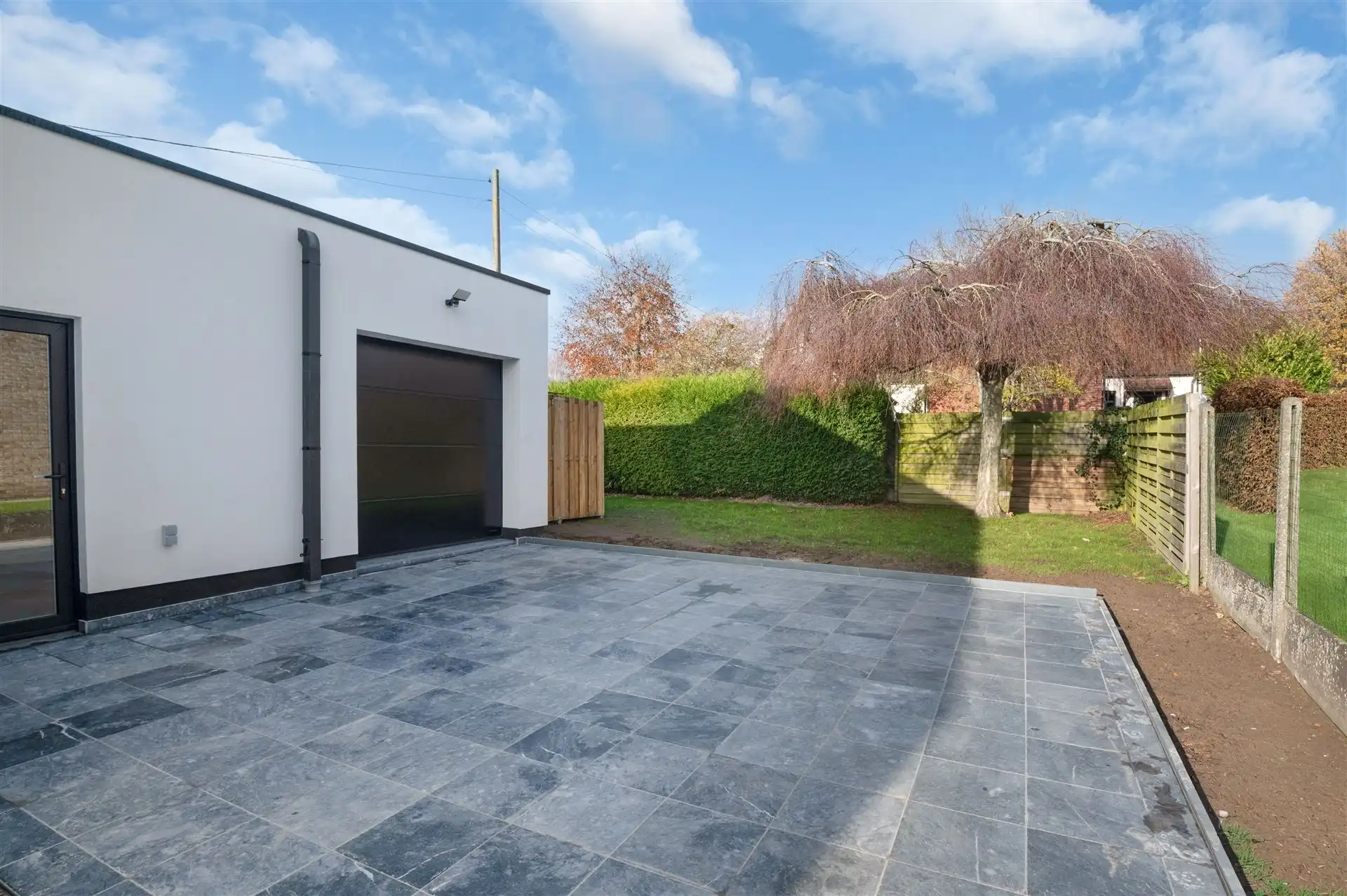 Volledig geroveerde, instapklare gezinswoning foto 14