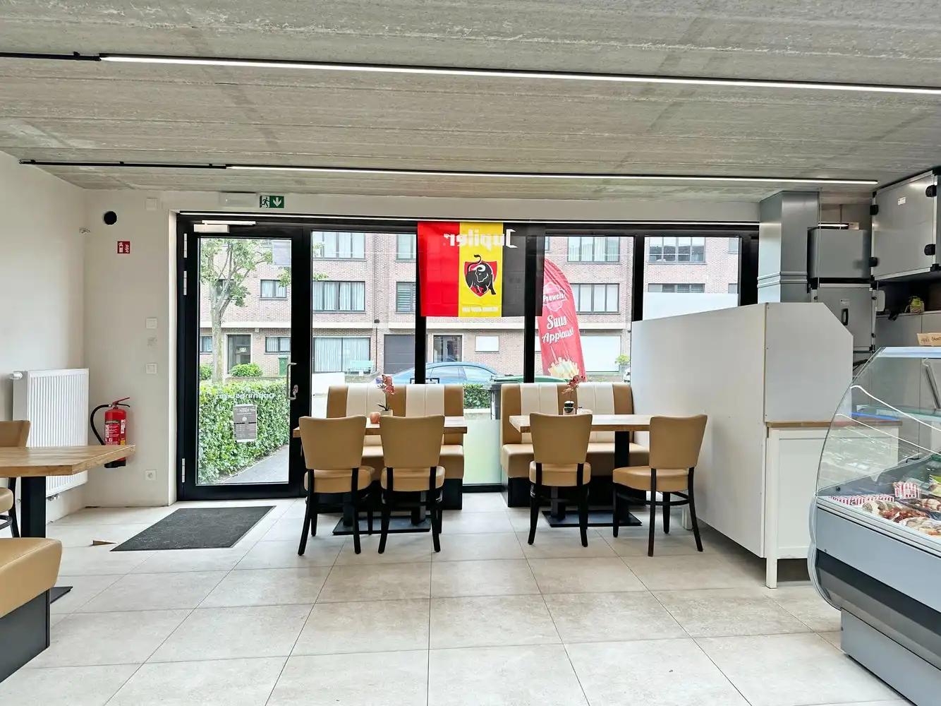 Handelsgelijkvloers te Deurne! foto 3