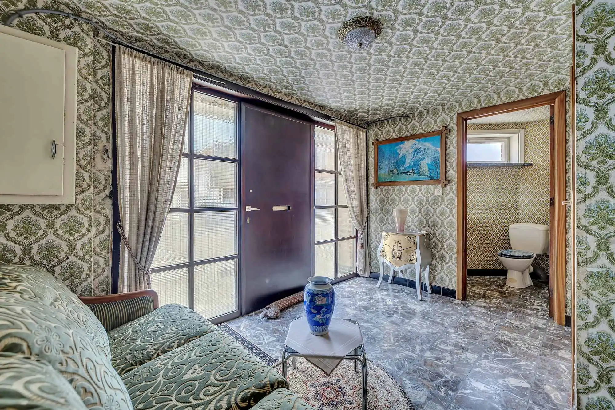 Solide, te renoveren bel-étage op goede ligging foto 2