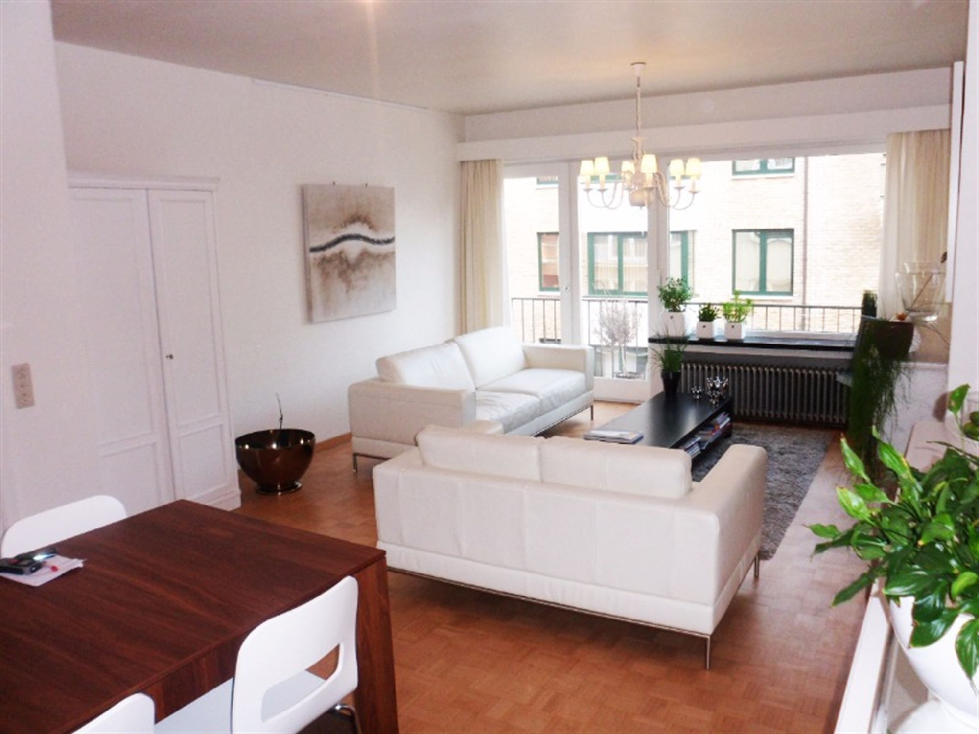 Appartement met terras foto {{pictureIndex}}