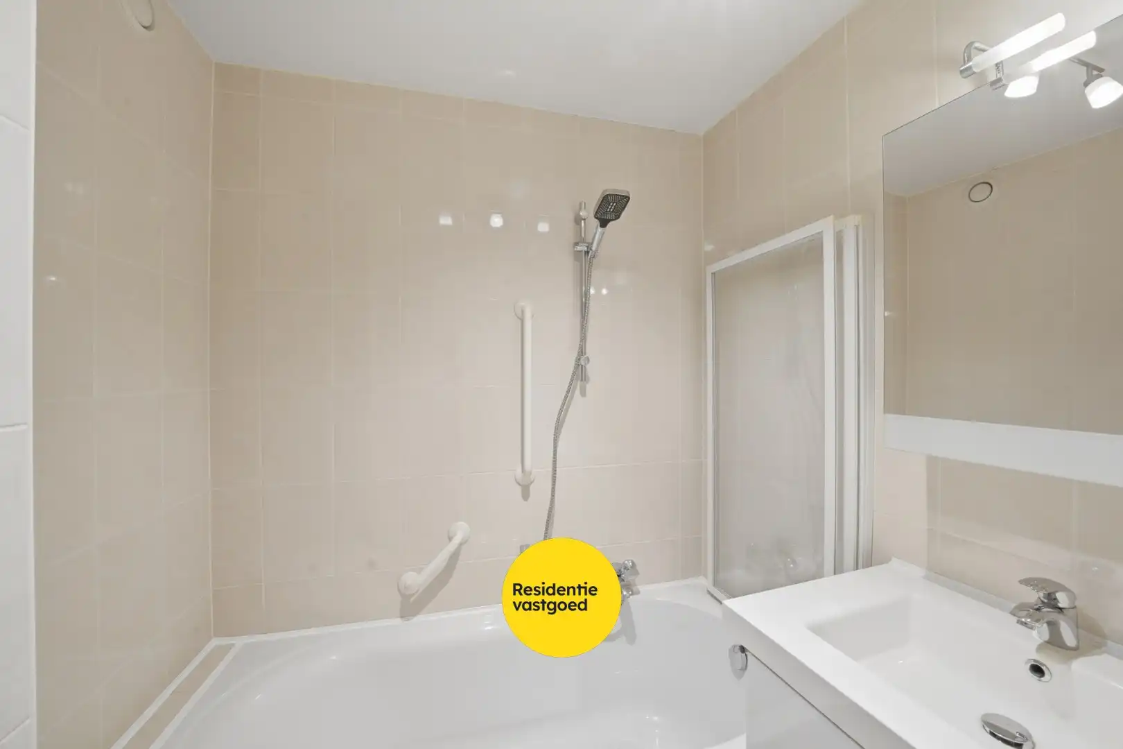 Instapklaar duplexappartement met 2 slaapkamers in Bredene Duinen foto 17