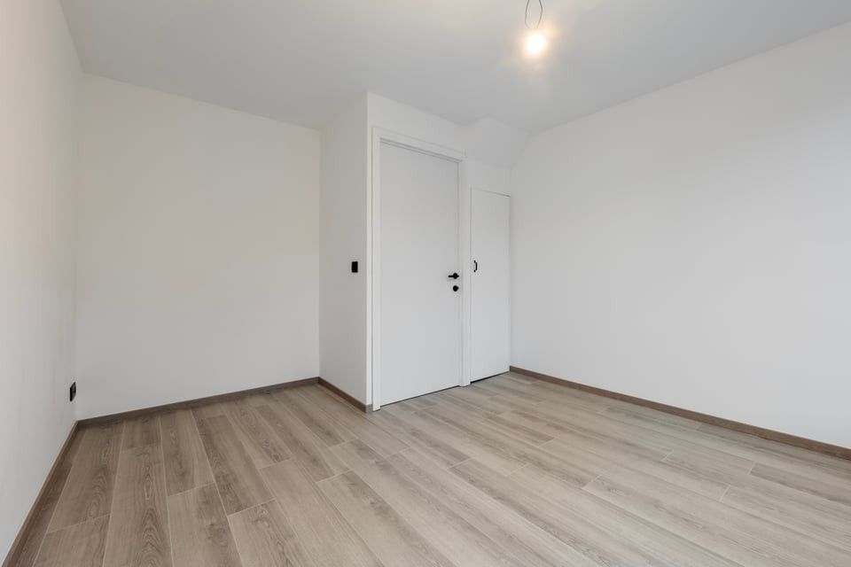 PRACHTIG GERENOVEERDE HERENWONING MET 3 SLPKS OP CENTRALE LIGGING foto 24