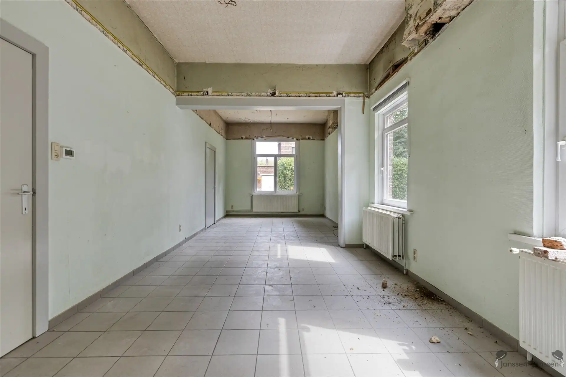 Karaktervolle halfopen bebouwing met potentieel en unieke ligging te Leopoldsburg foto 6