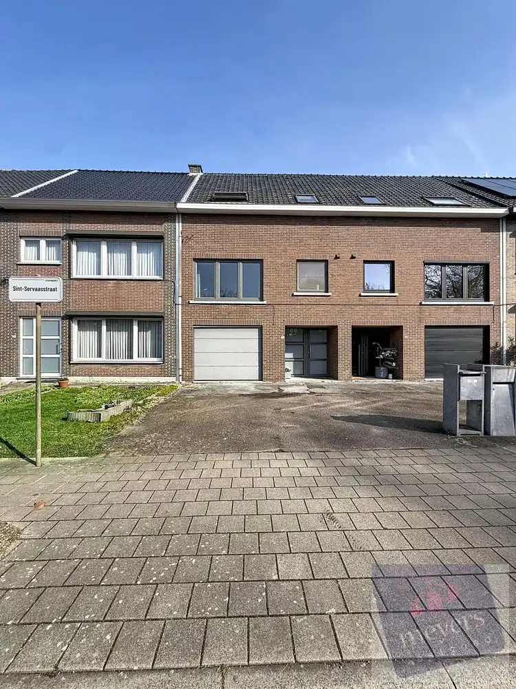 Bel-étagewoning met garage, terras en tuin op toplocatie in Hasselt foto {{pictureIndex}}