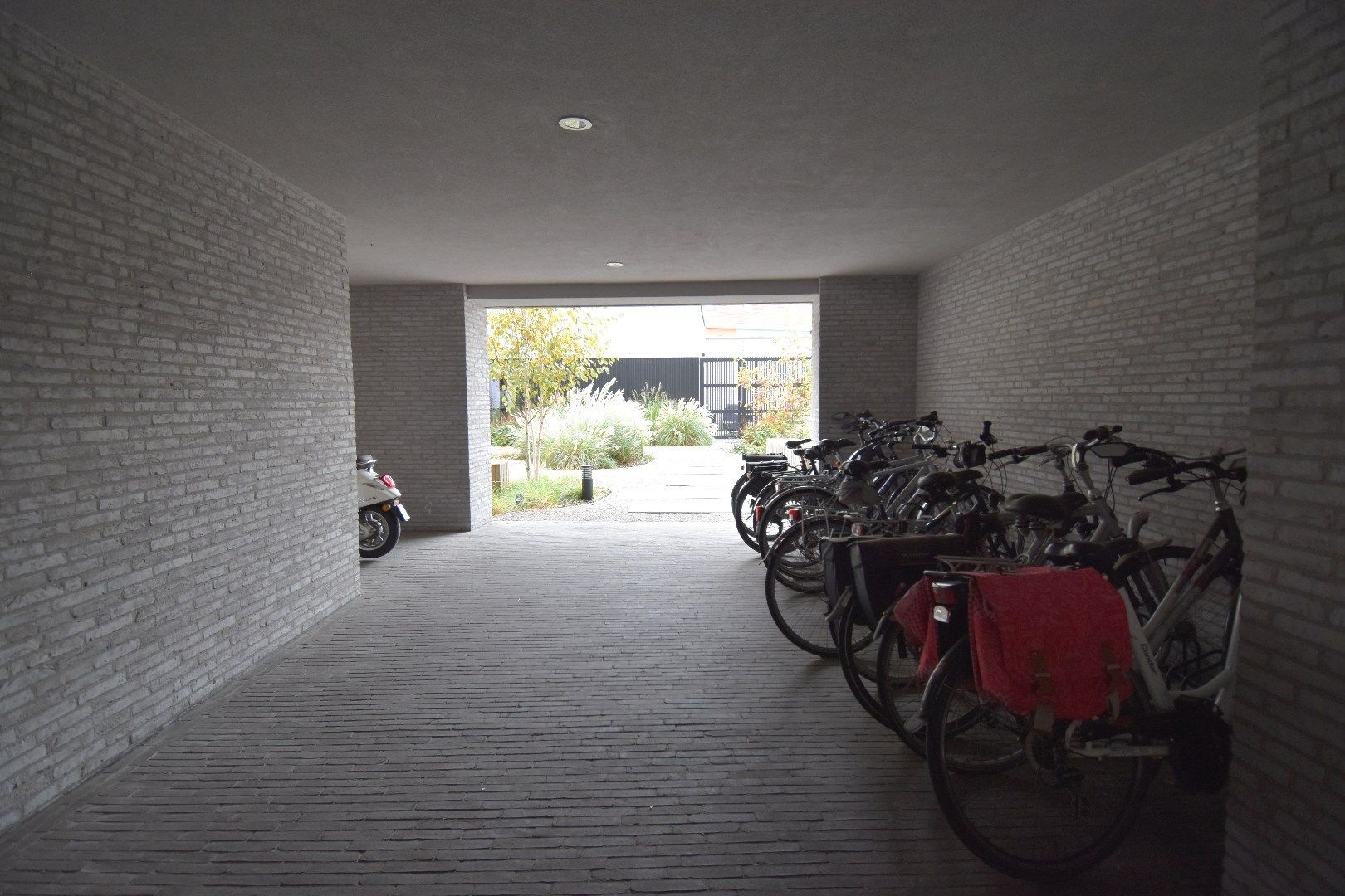 Luxe 1 slaapkamer appartement met terras in centrum Kortrijk foto 11