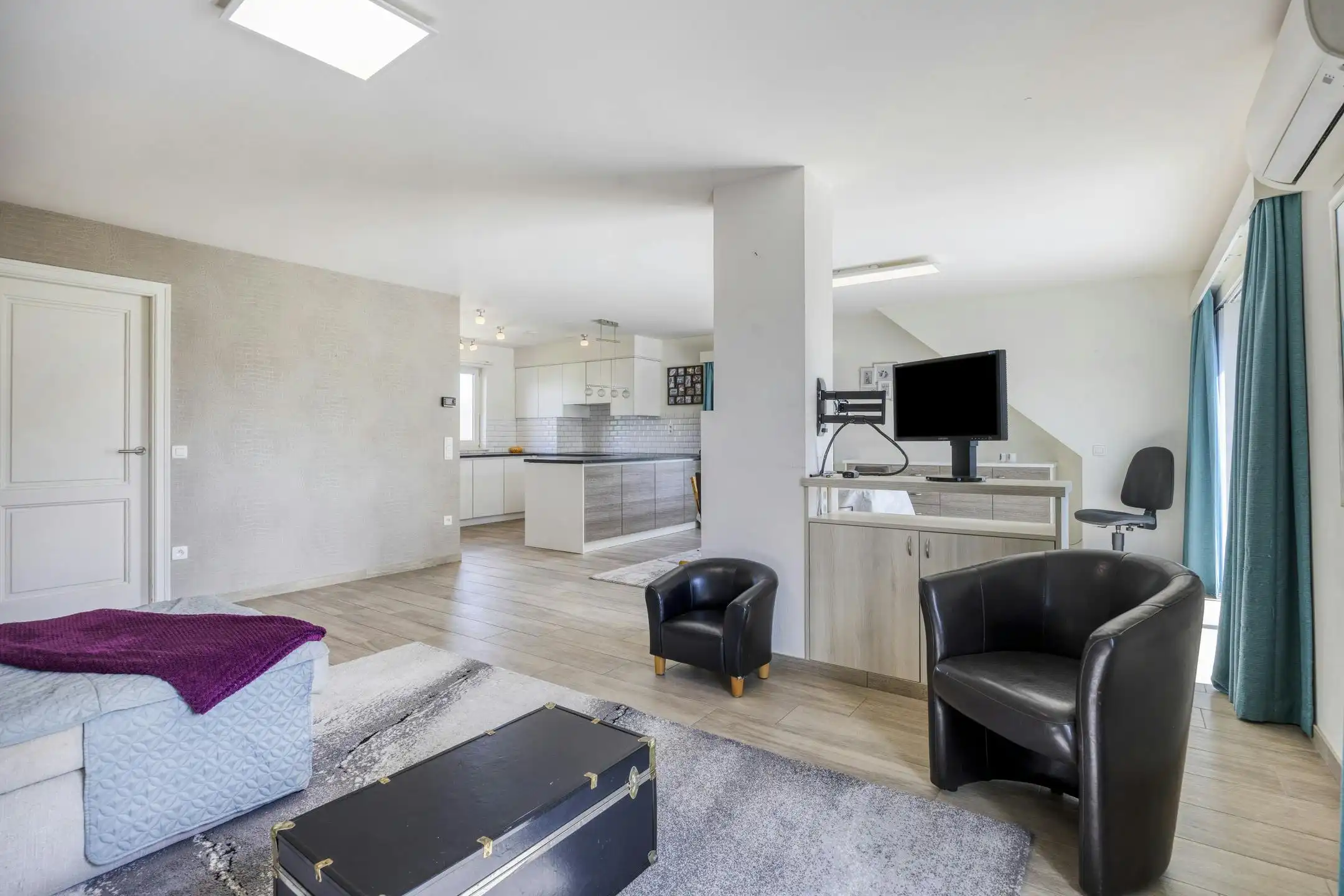 Riante woning te koop met veel potentieel voor diverse invullingen foto 5