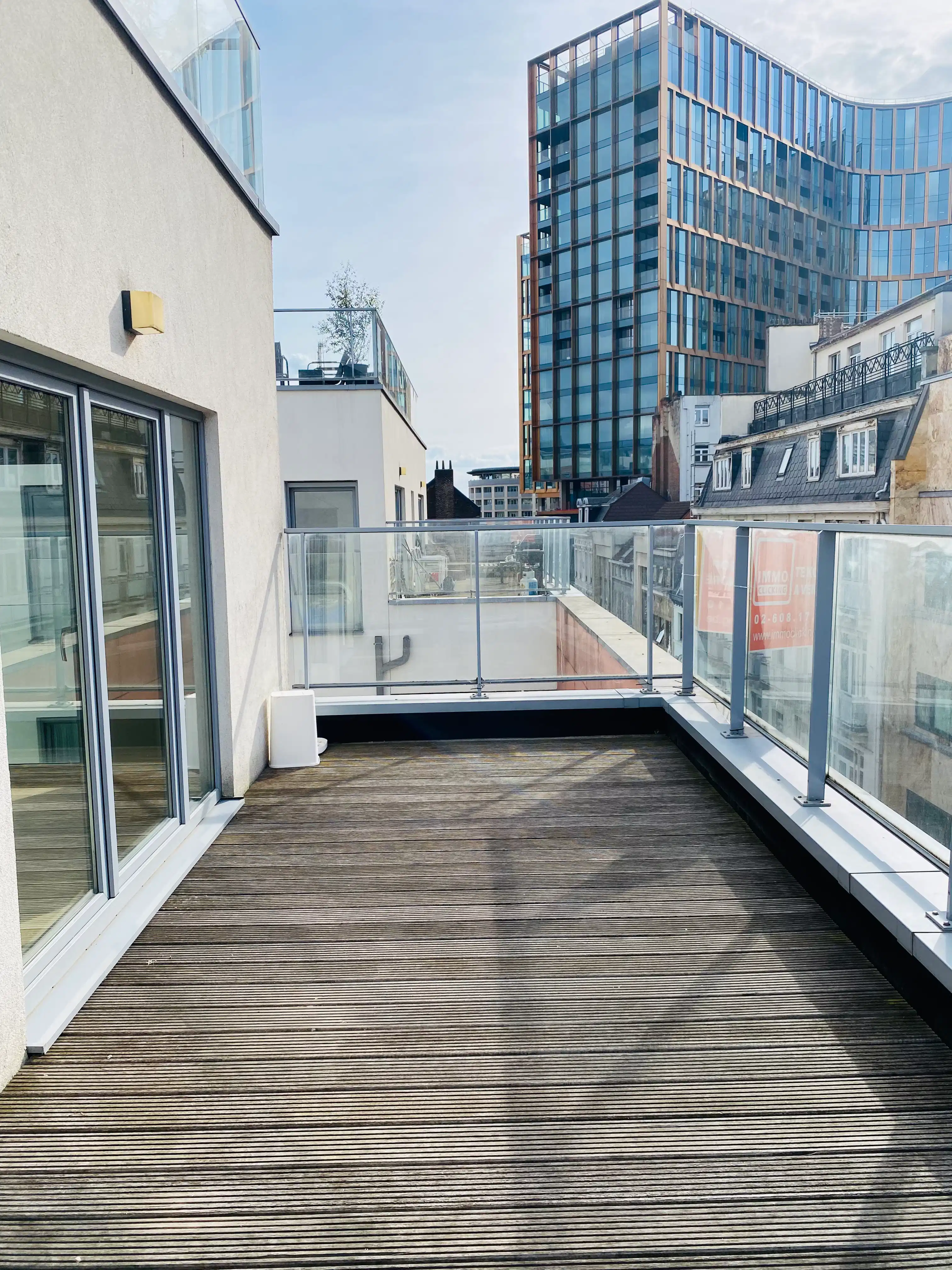 Trendy 2-slaapkamerappartement + ruim terras en staanplaats foto 23