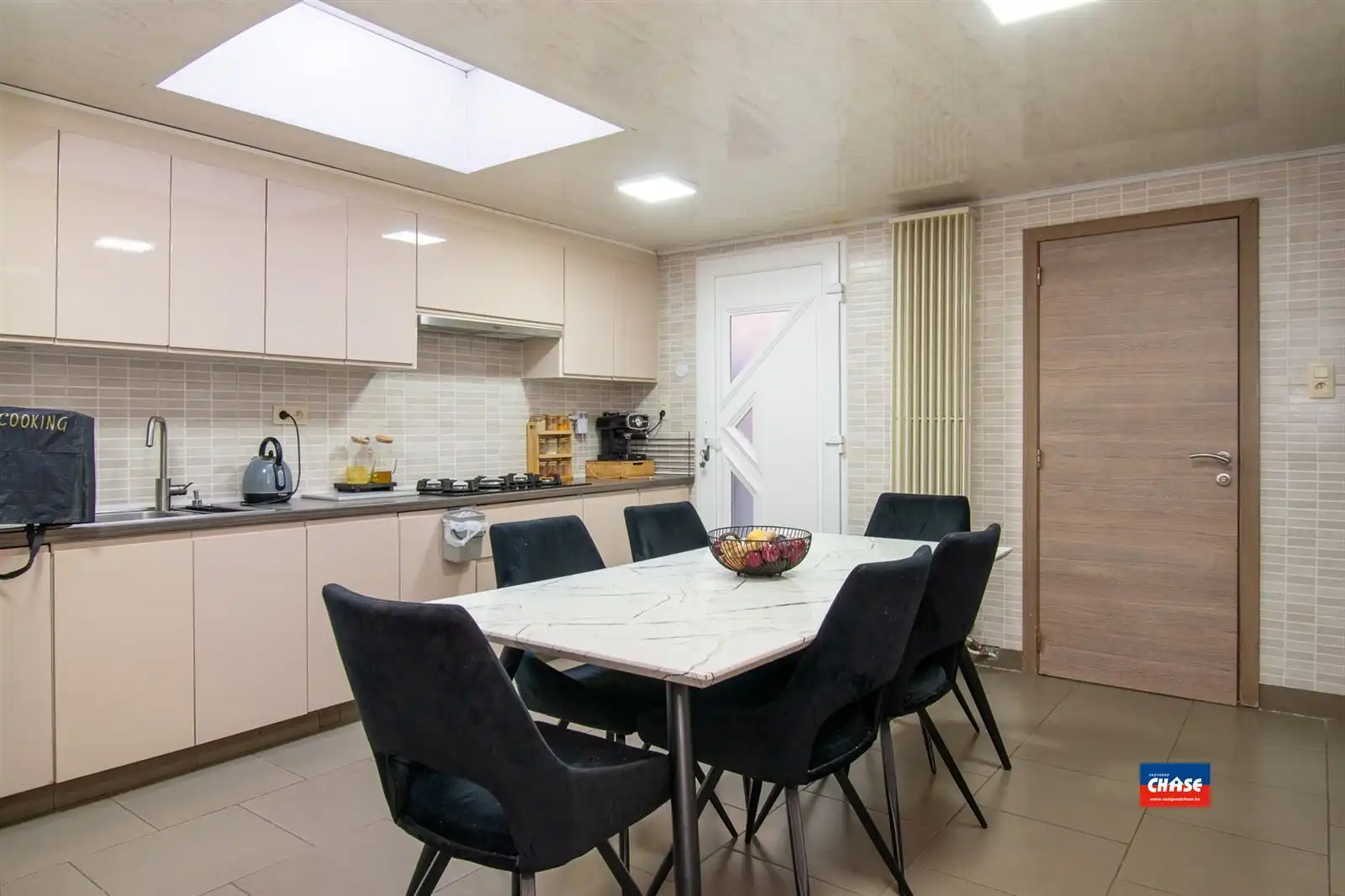 Charmante herenhuis met vier slaapkamers en twee badkamers foto 5