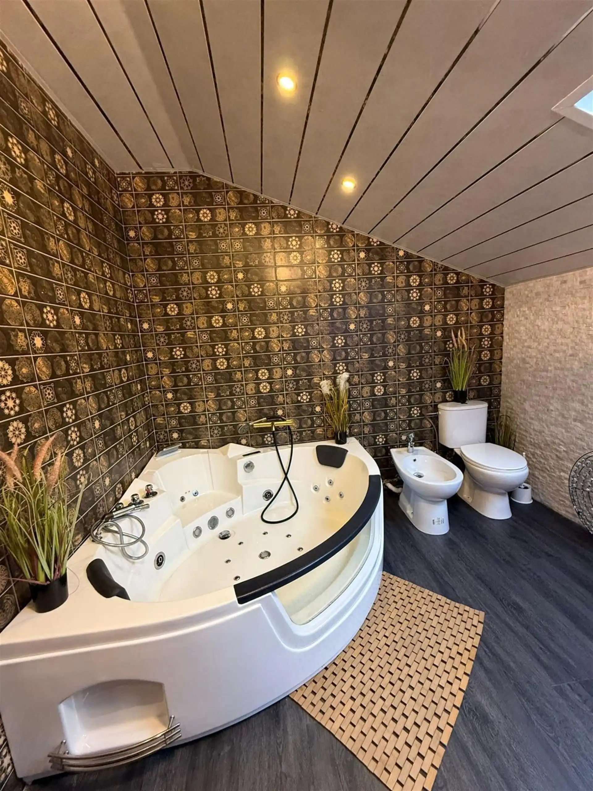 Vrijstaande woning op de Leopoldstraat 35 te Maasmechelen foto 23