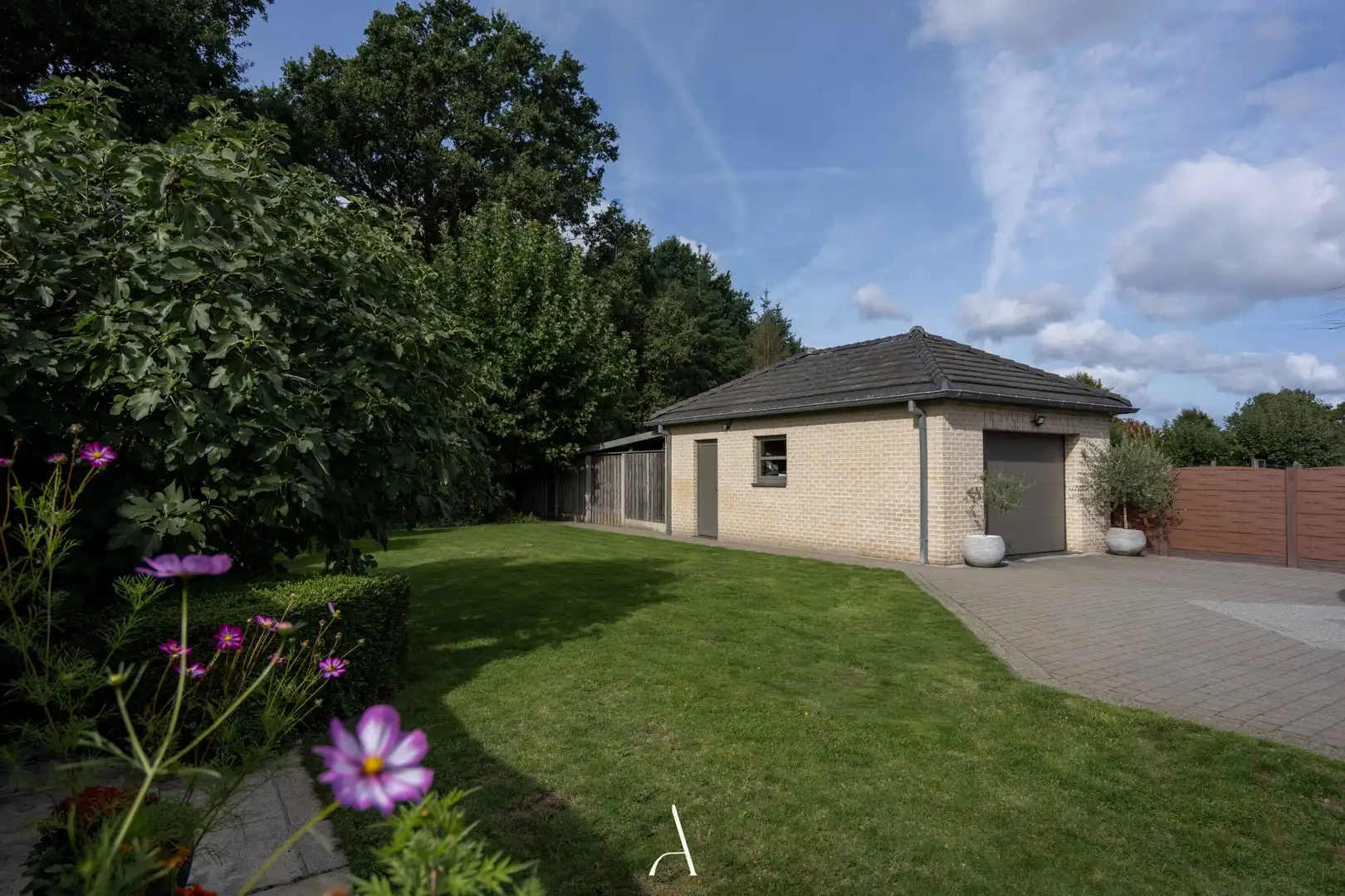 Ruime en energiezuinige villa met 4 slaapkamers op 763 m² in Molenbeersel foto 21
