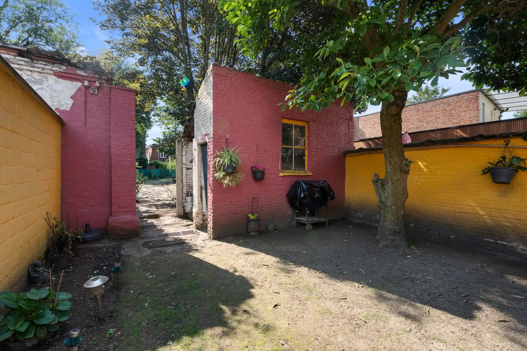 Centraal gelegen handelspand met woongelegenheid foto 7